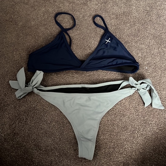 bikinis - Picture 7 of 8